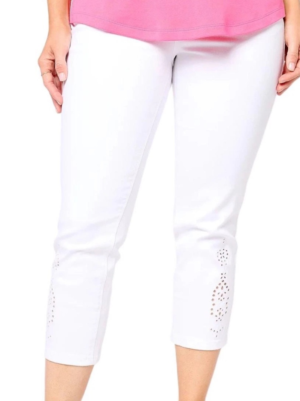Isaac Mizrahi White Capri with eyelet cutout
